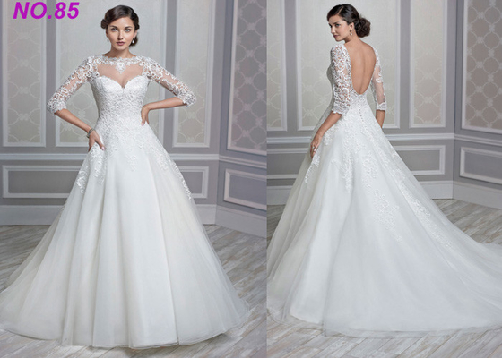 Robe de mariage de princesse Bride des femmes enes ivoire renversantes avec de longs douilles et train
